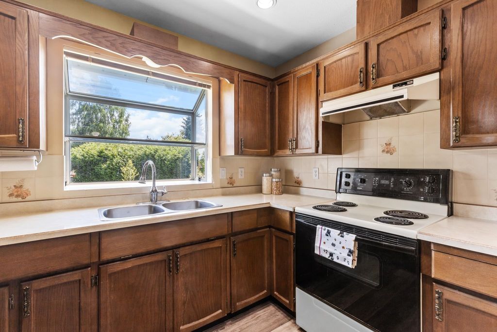 listing image 1108332233804862321
