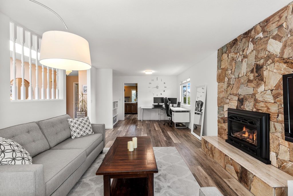 listing image 1104448419850167487
