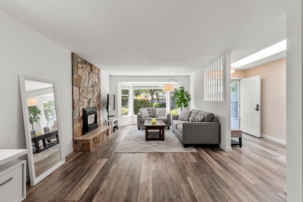 listing image 1101311094308694559