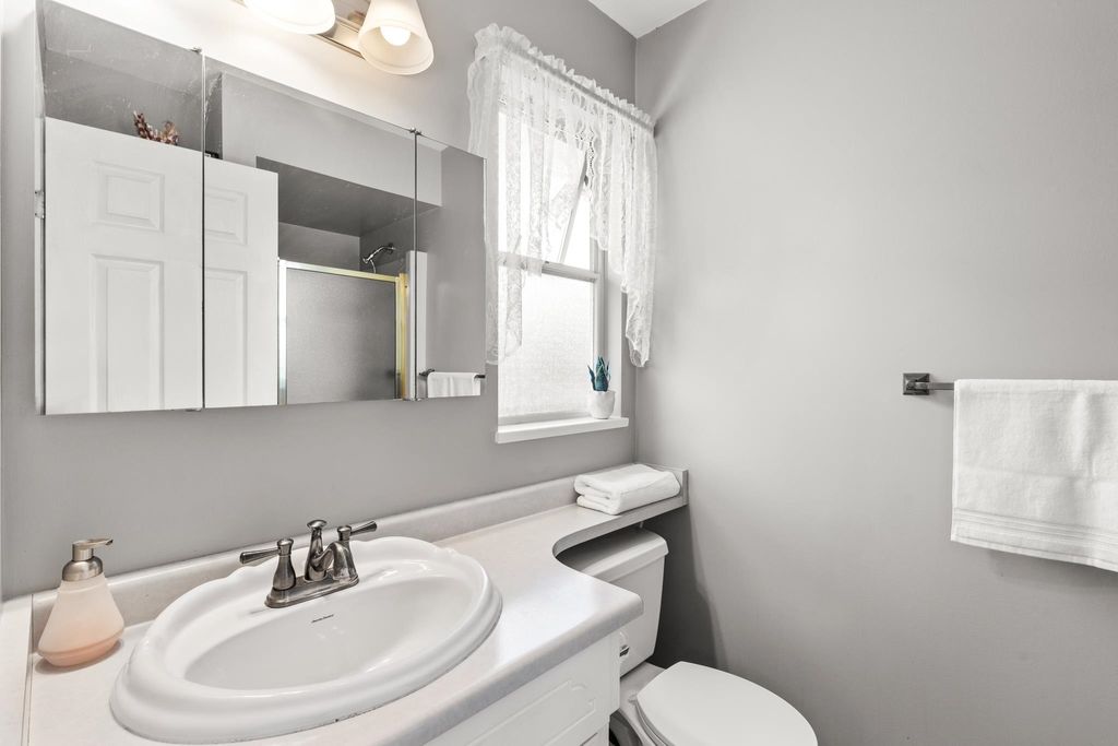 listing image 1102382238101758983