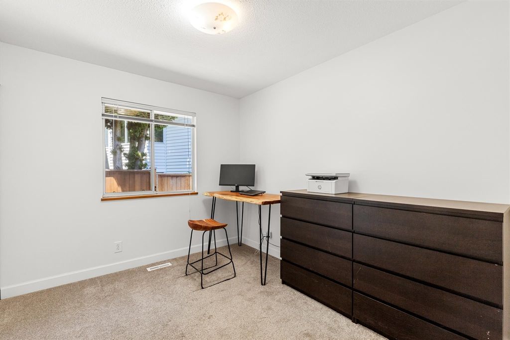 listing image 1100894942745319634