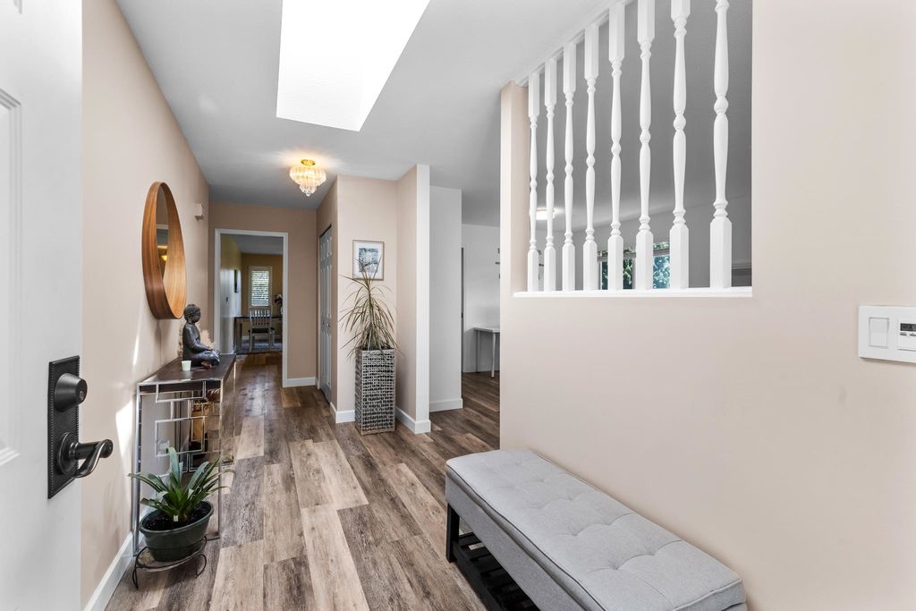 listing image 1106930796202887252