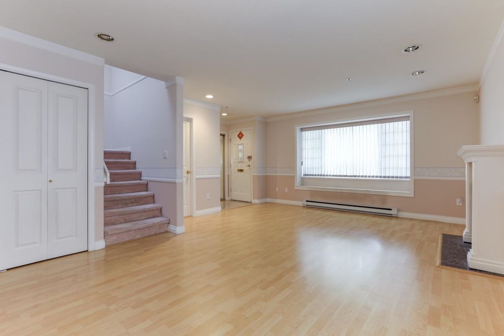 listing image 1106176328261471729