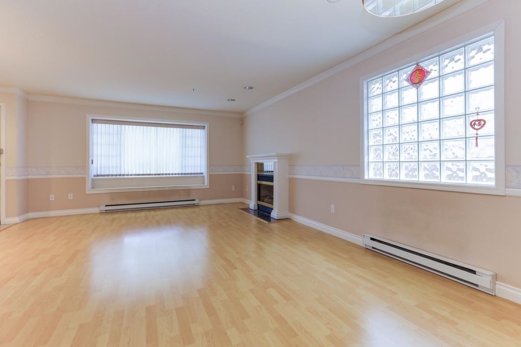 listing image 1109300140829927168