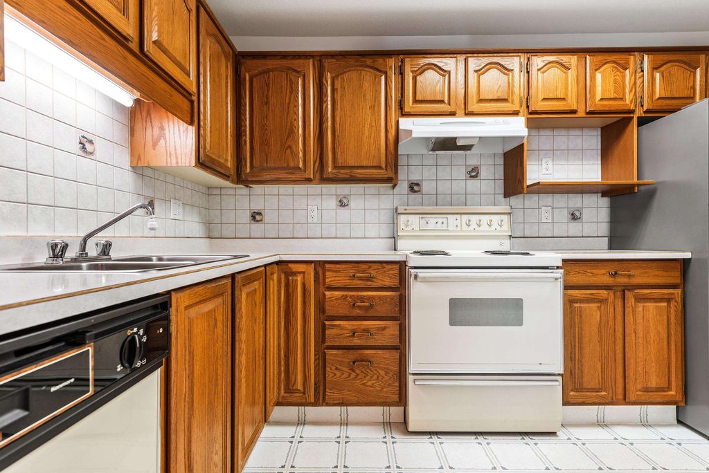 listing image 1101652842796044388