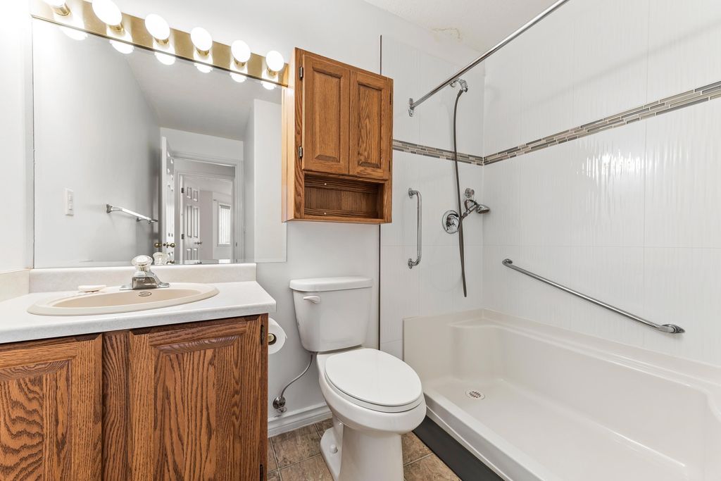 listing image 1106880263269590162