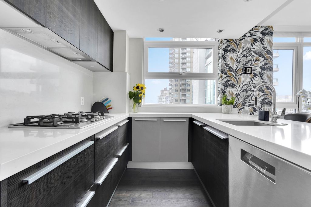 listing image 1102656968522816922
