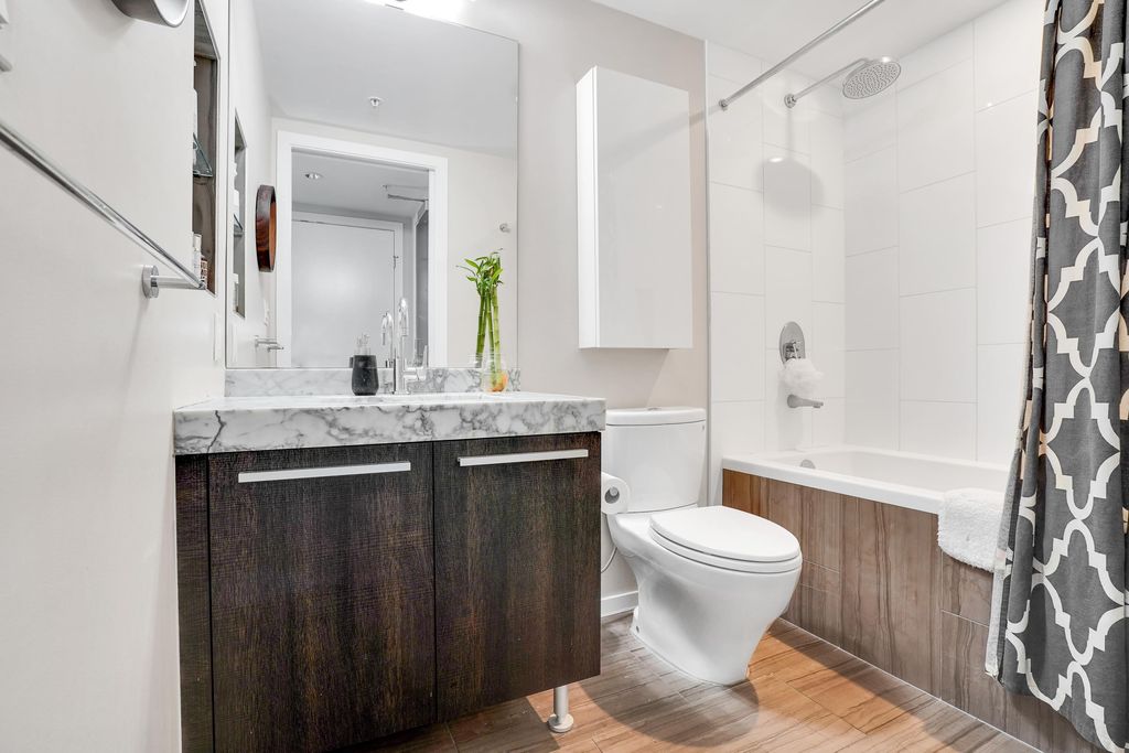 listing image 1102237091960995327