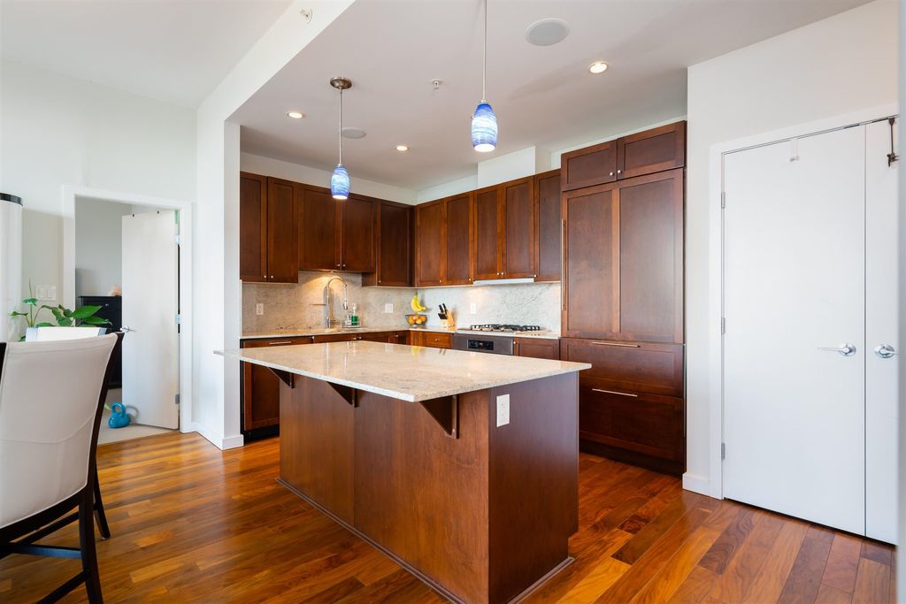 listing image 1101350118041995945