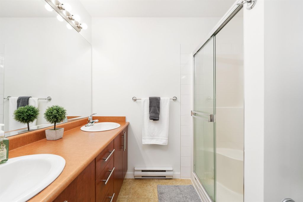 listing image 1104428606475968154