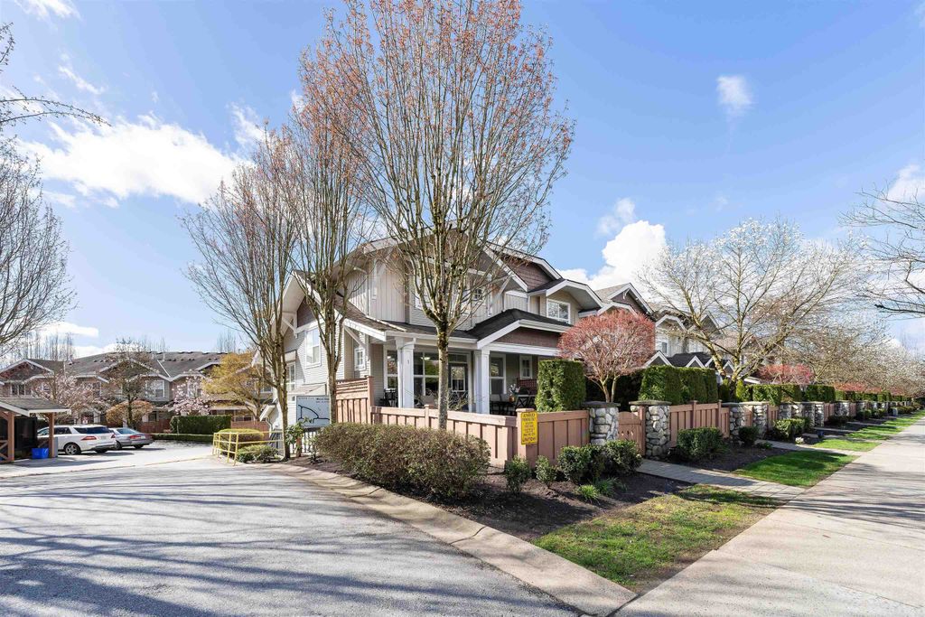 listing image 1106370878407385575