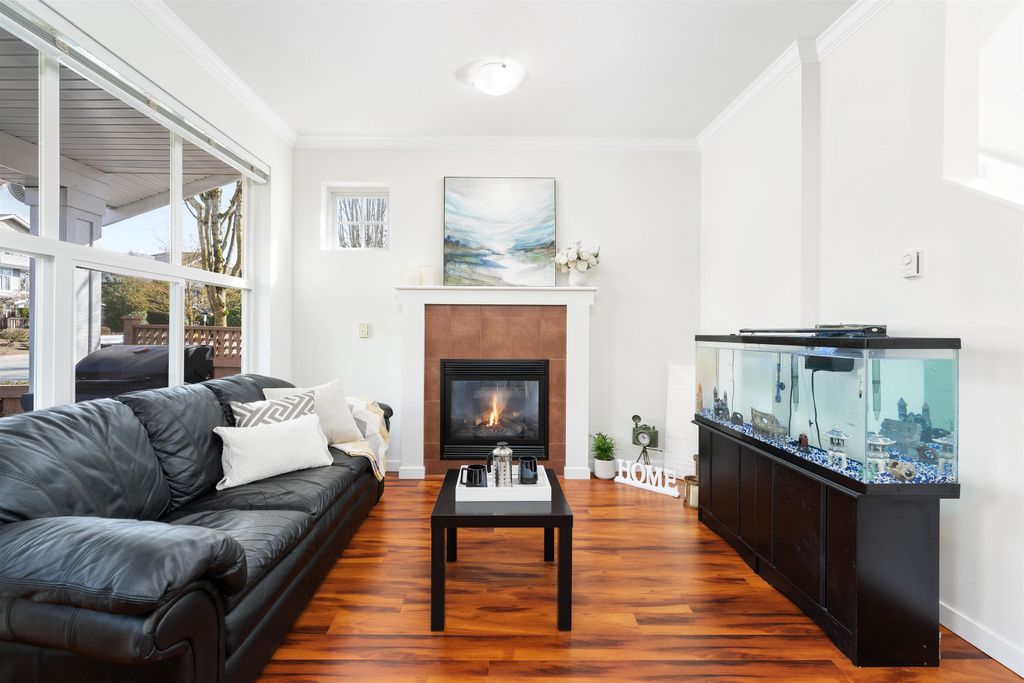 listing image 1103252433053222576