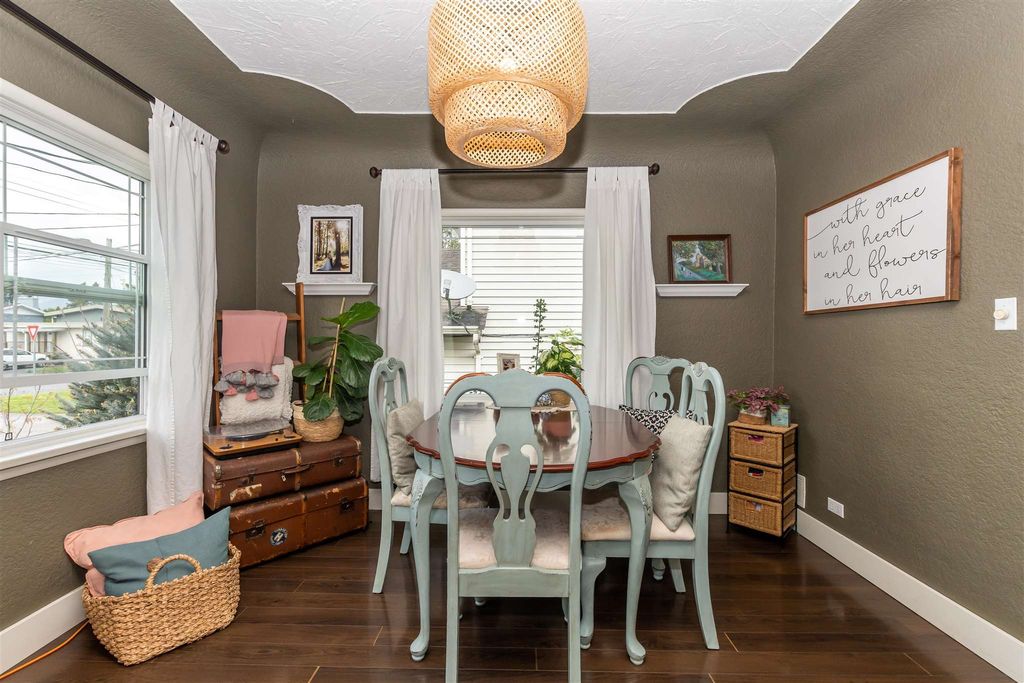 listing image 1107833189645605619
