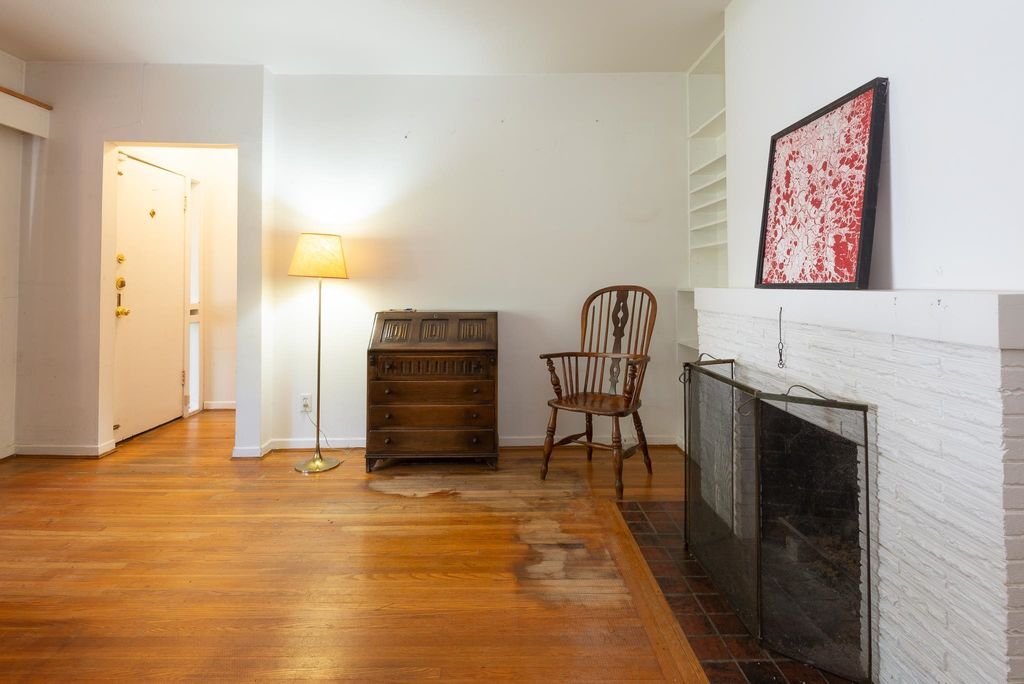 listing image 1102753711739041181