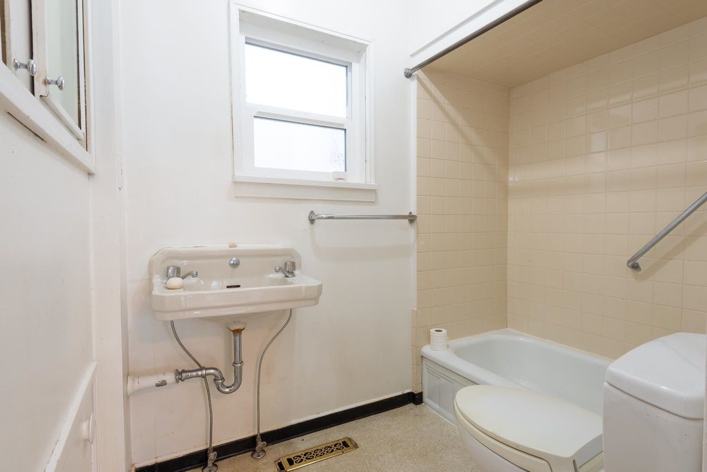 listing image 1108451512152205670