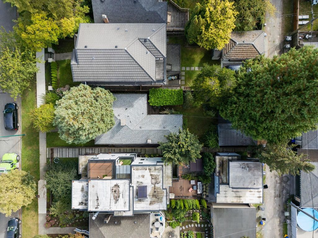listing image 1103375493271625133