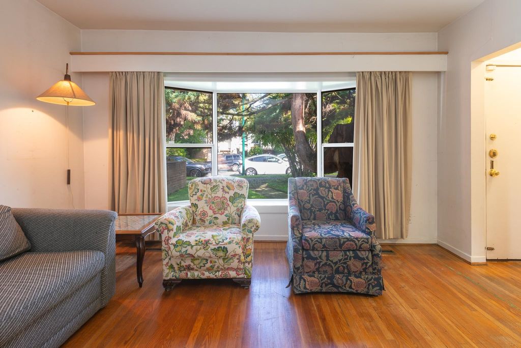 listing image 1107848864873033680