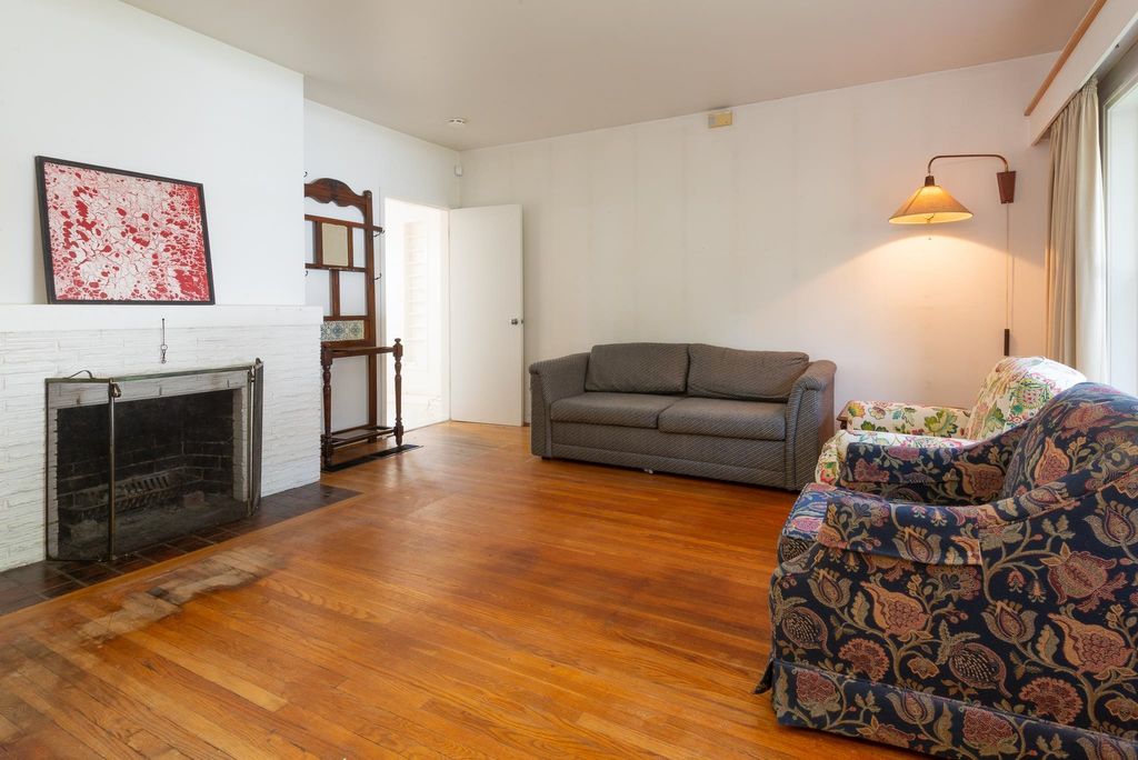 listing image 1100652677637745507