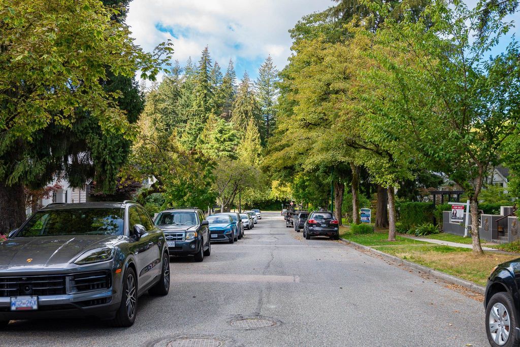 listing image 1105612693121132401