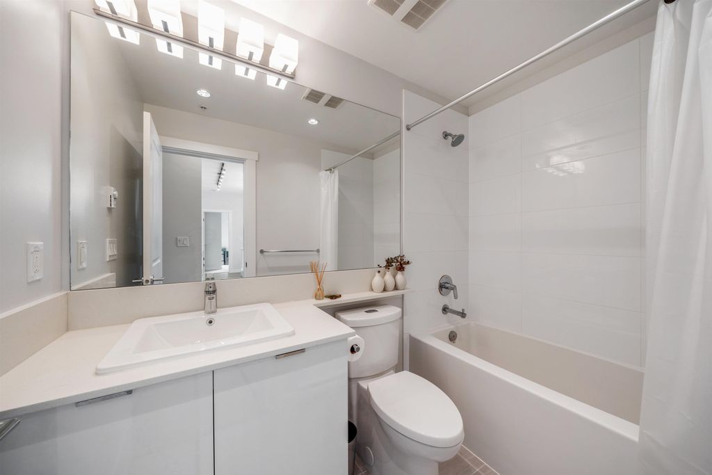 listing image 1109384636003781418