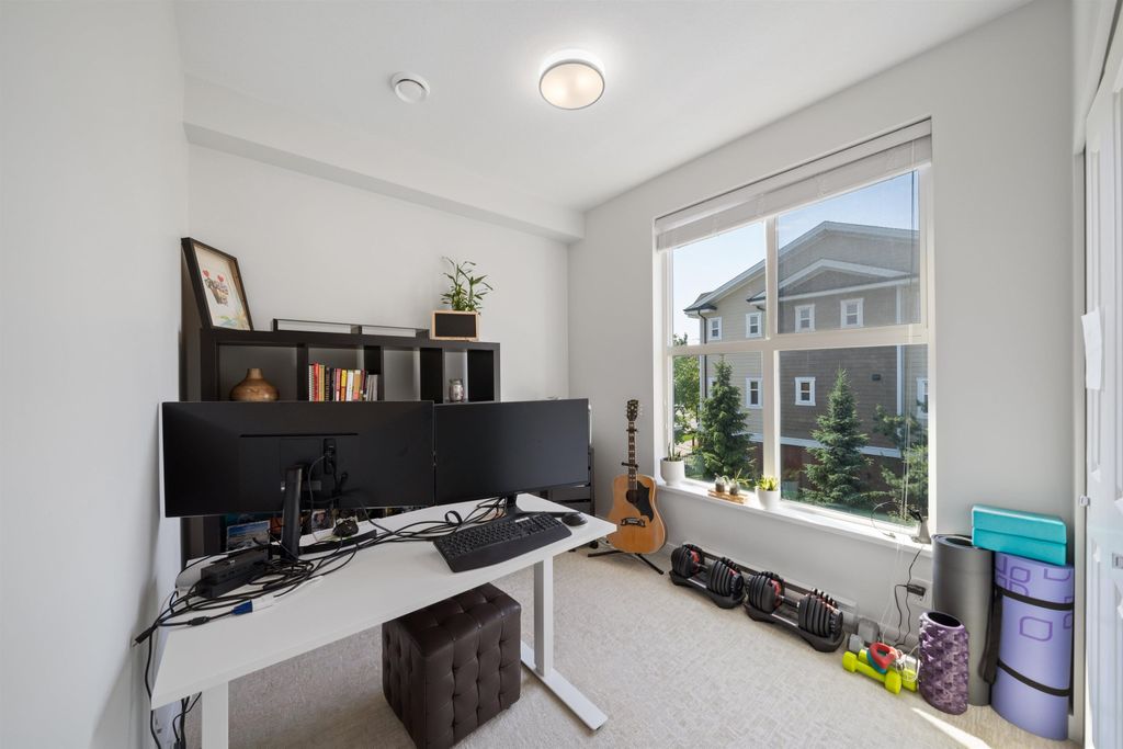 listing image 1106794550019199805