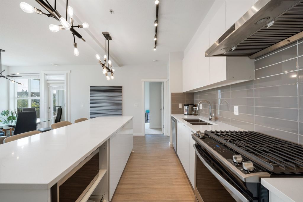 listing image 1100531875965778145