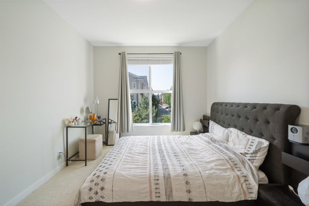 listing image 1109181236626268803
