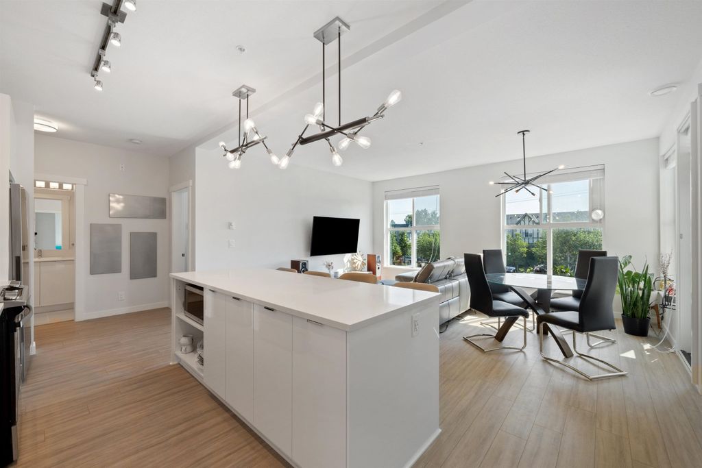 listing image 1102875991496544085