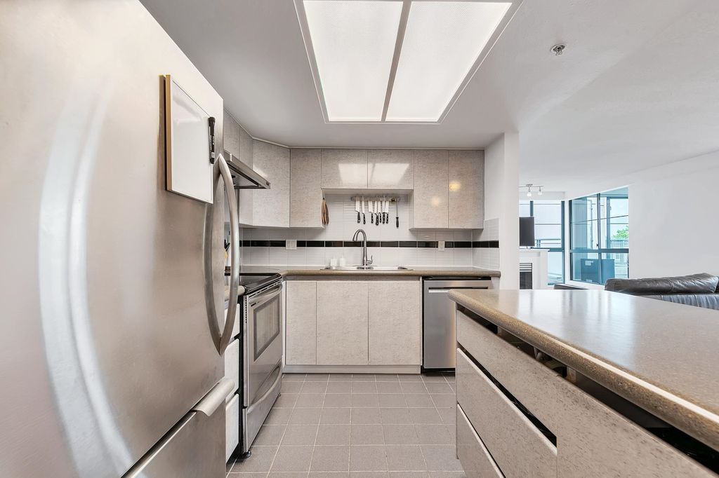 listing image 1109732501774289554