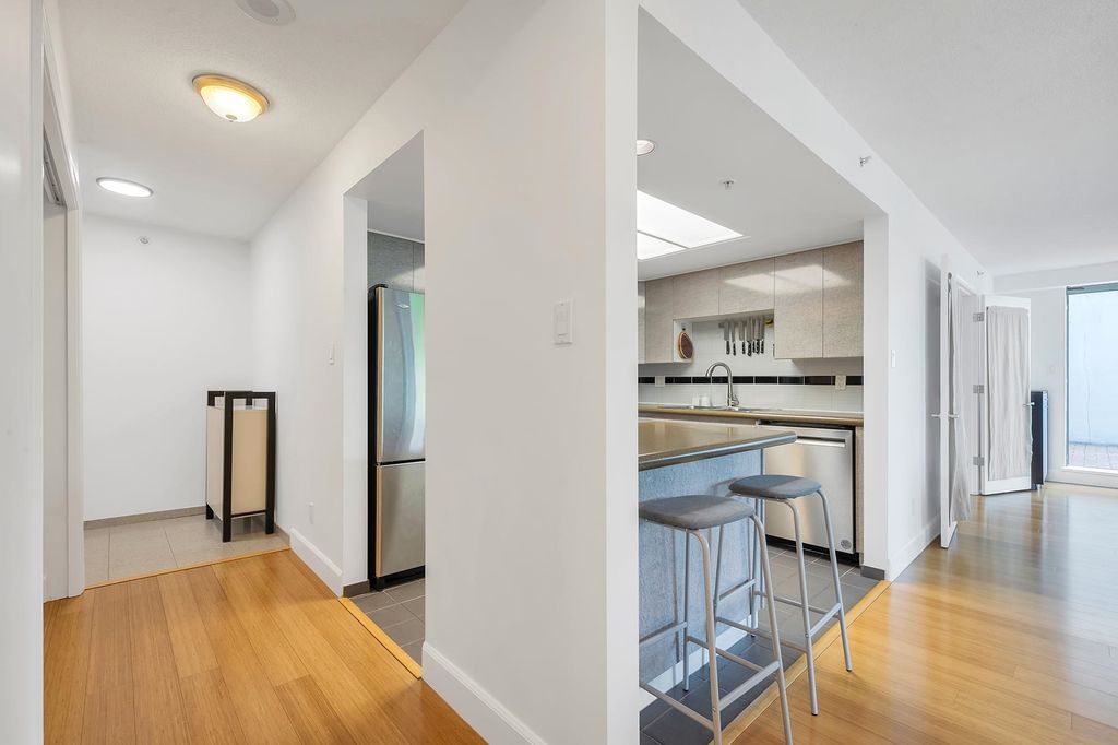 listing image 1107771718217801863