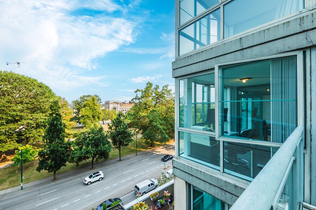 listing image 1103629441529003236