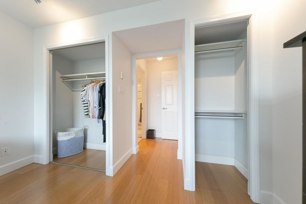 listing image 1101361370669279585