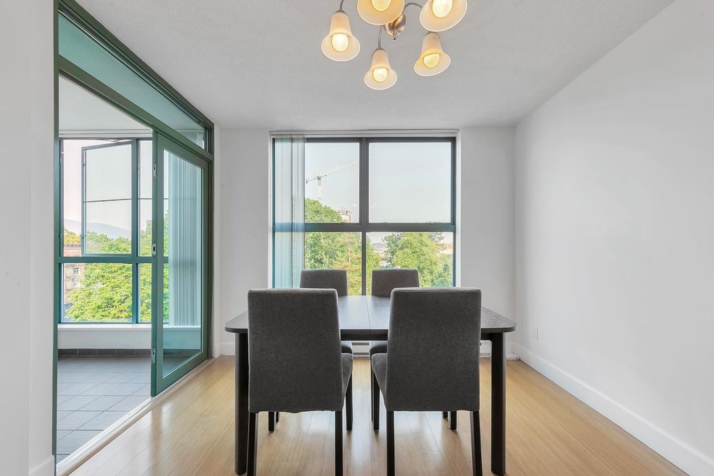 listing image 1109330787180298910