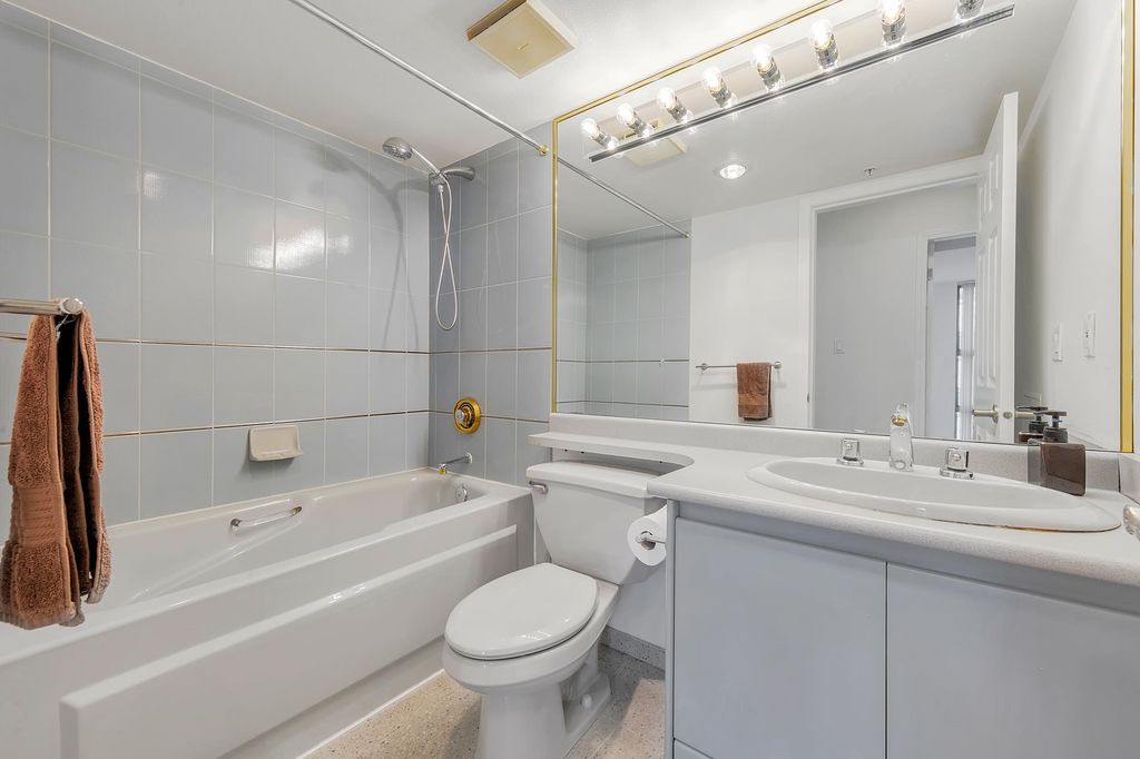 listing image 1102923186277846352