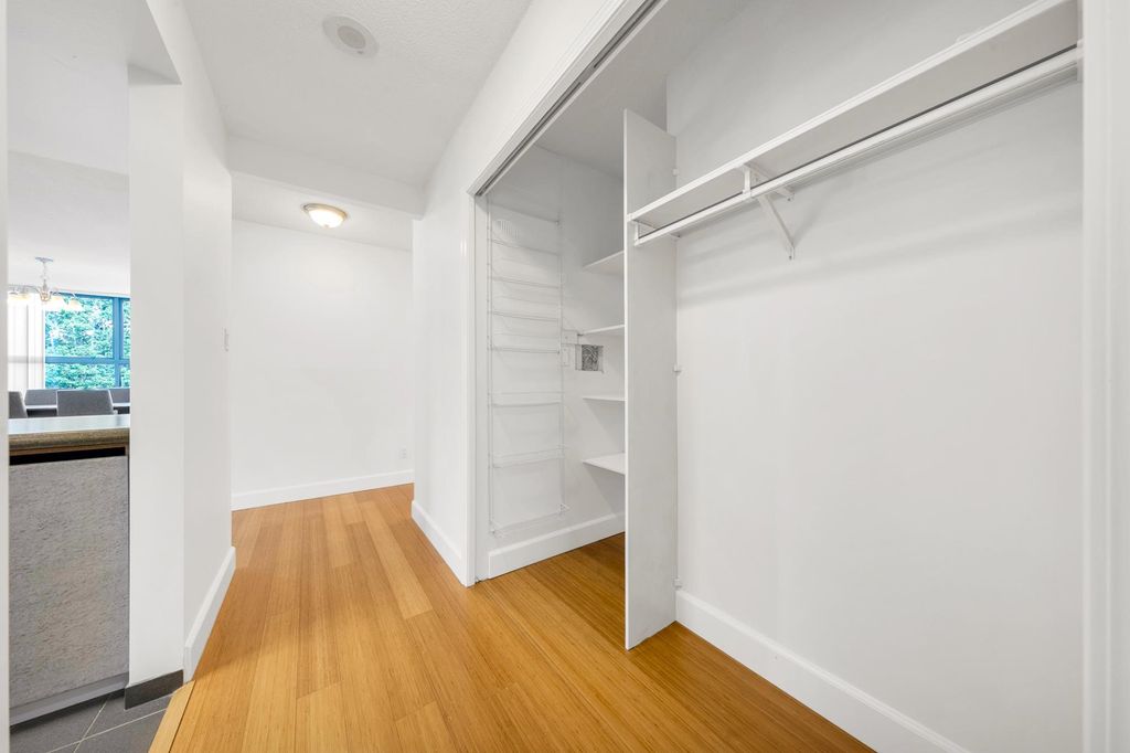 listing image 1101434564688103263