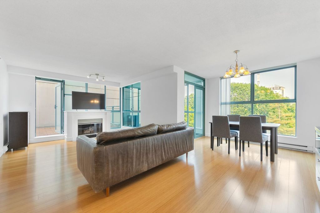 listing image 1104388068598714851