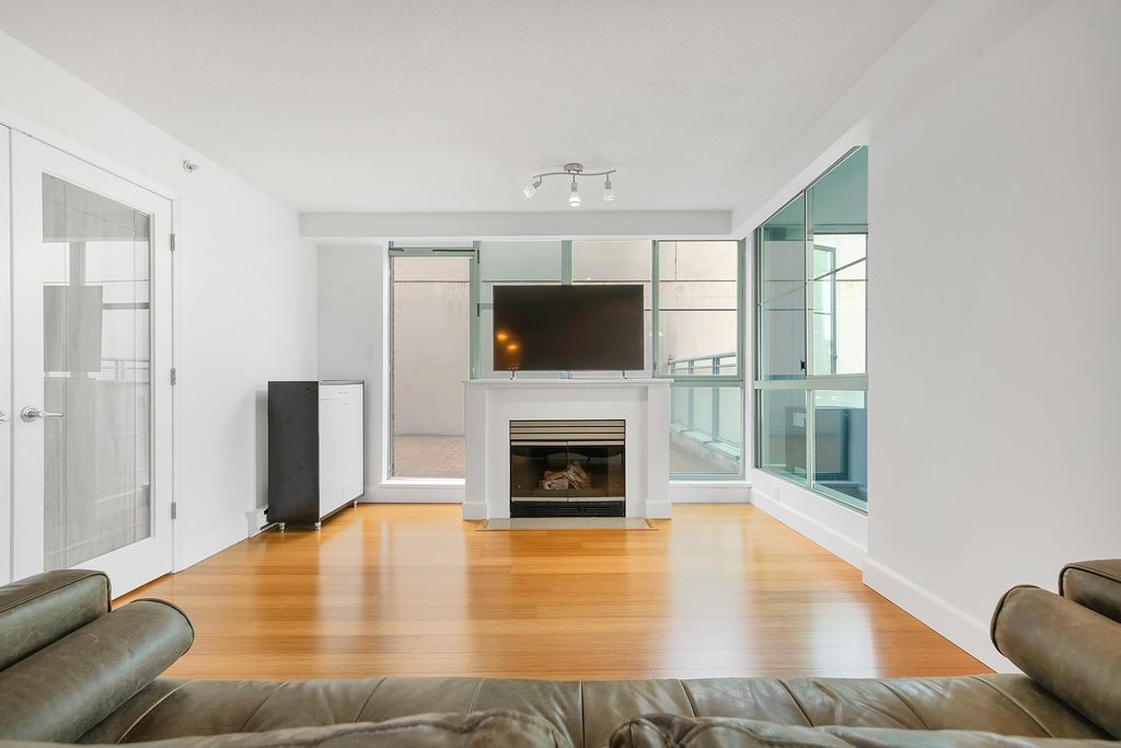 listing image 1100584624937337191