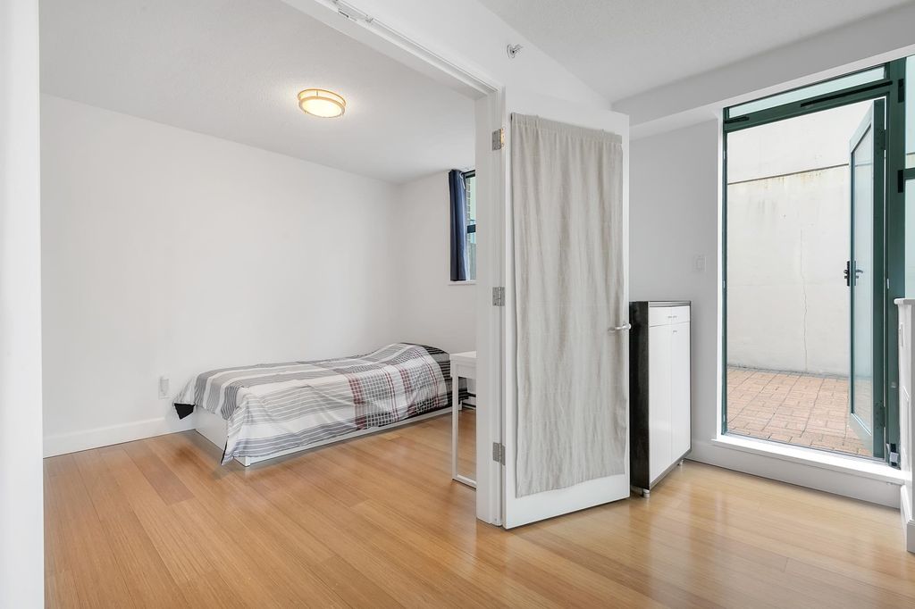 listing image 1101367541178549256