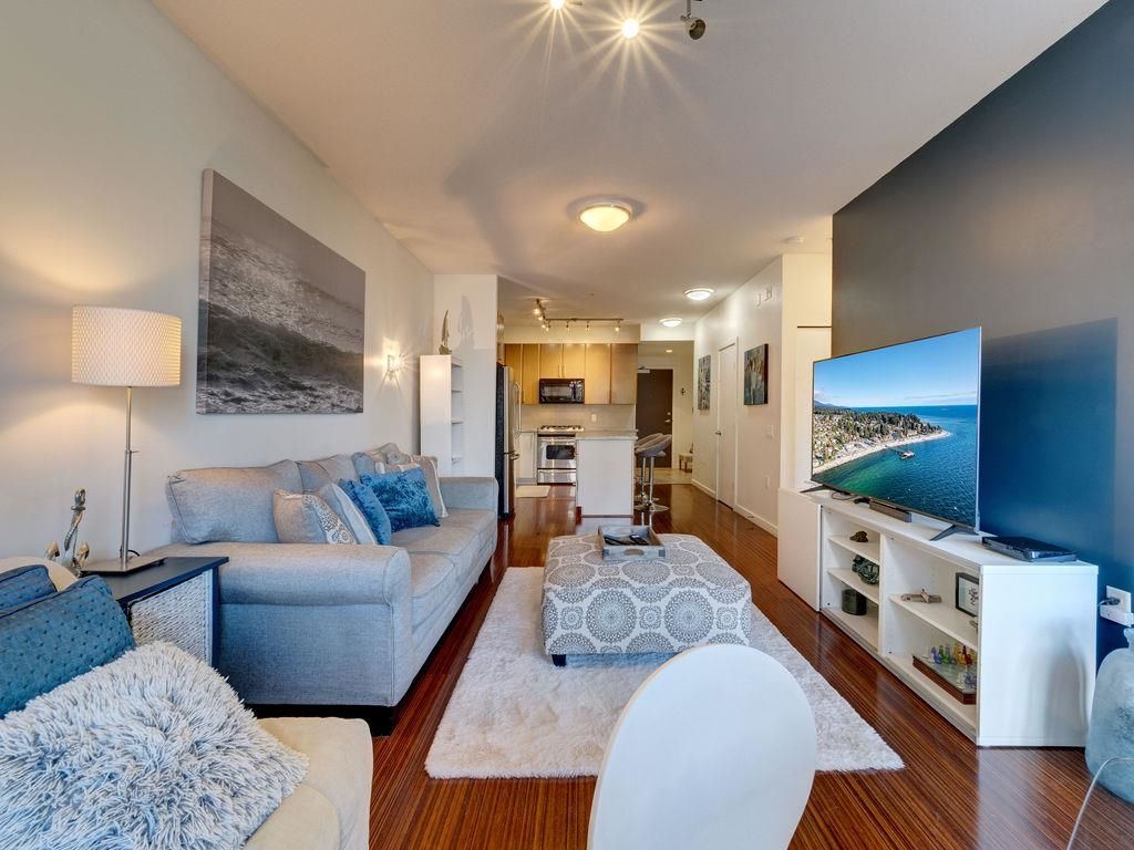 listing image 1106460773023868420
