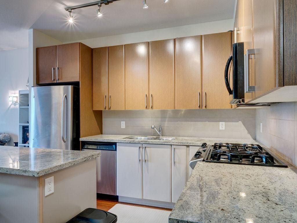 listing image 1102875752894586631