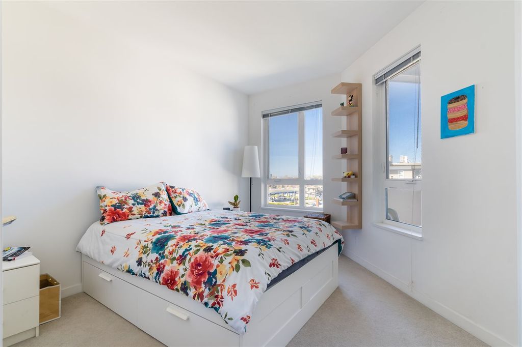 listing image 1105642161391828986