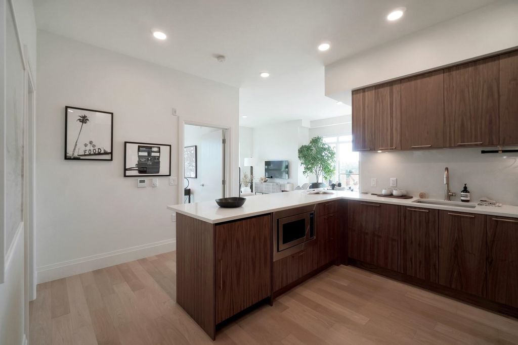 listing image 1107664176594053639