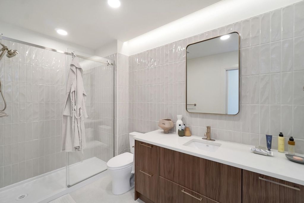 listing image 1106784300056830112