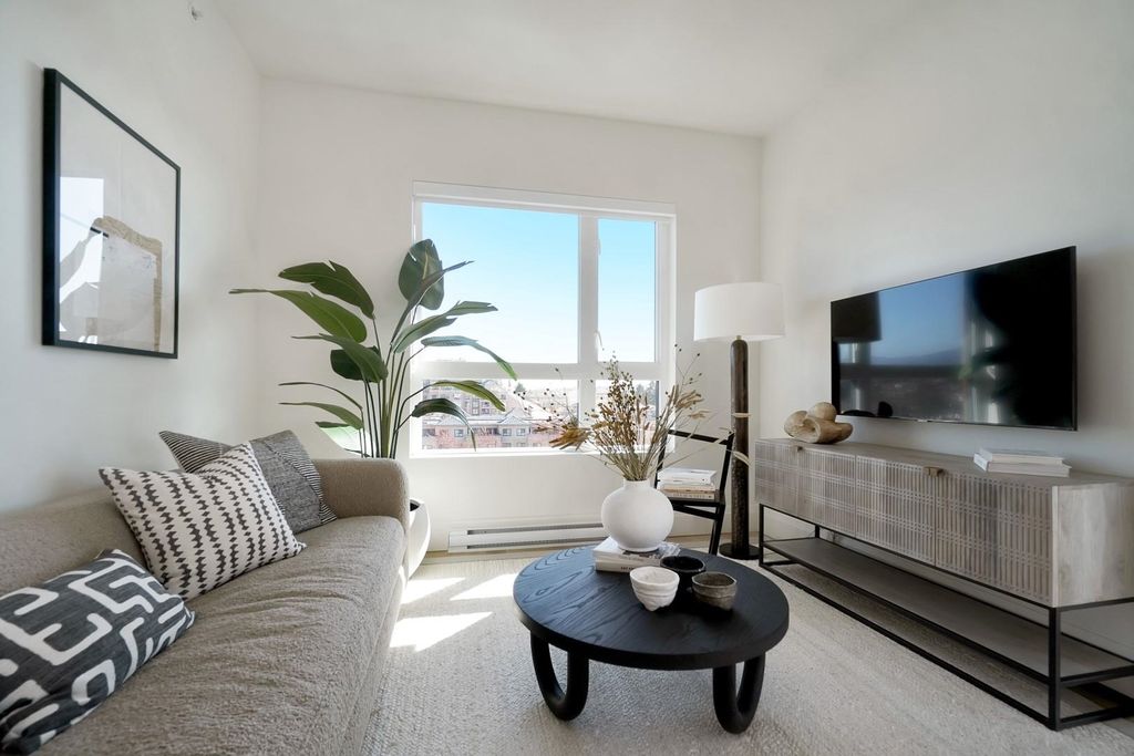 listing image 1102437530701637533
