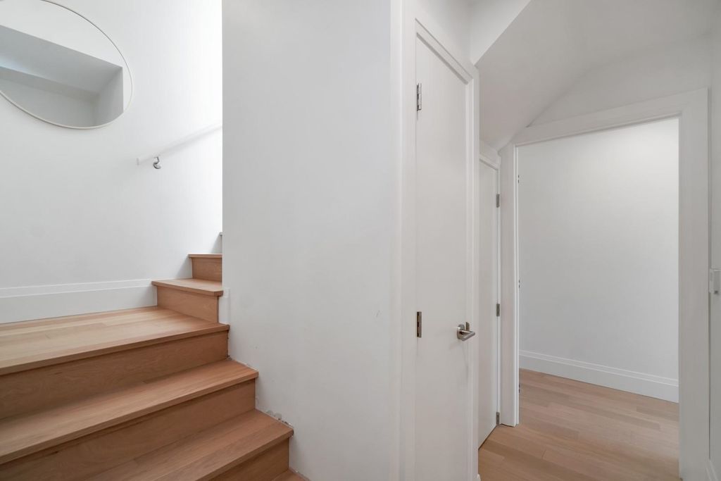 listing image 1106848623750340466