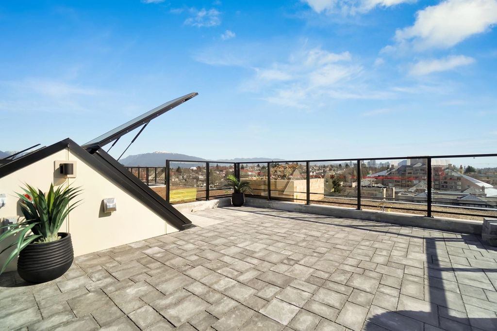 listing image 1101322398201415617