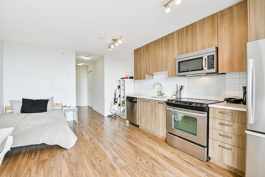 listing image 1100088964572361485