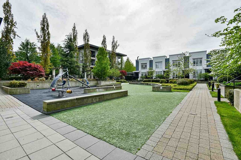 listing image 1102986099974364243