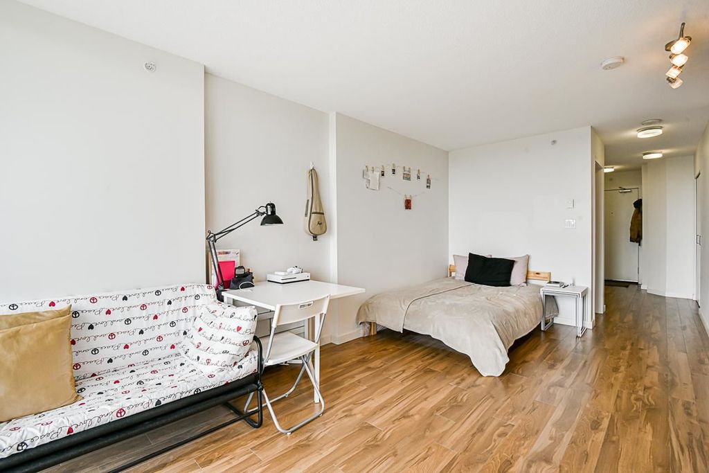 listing image 1109520867457556978