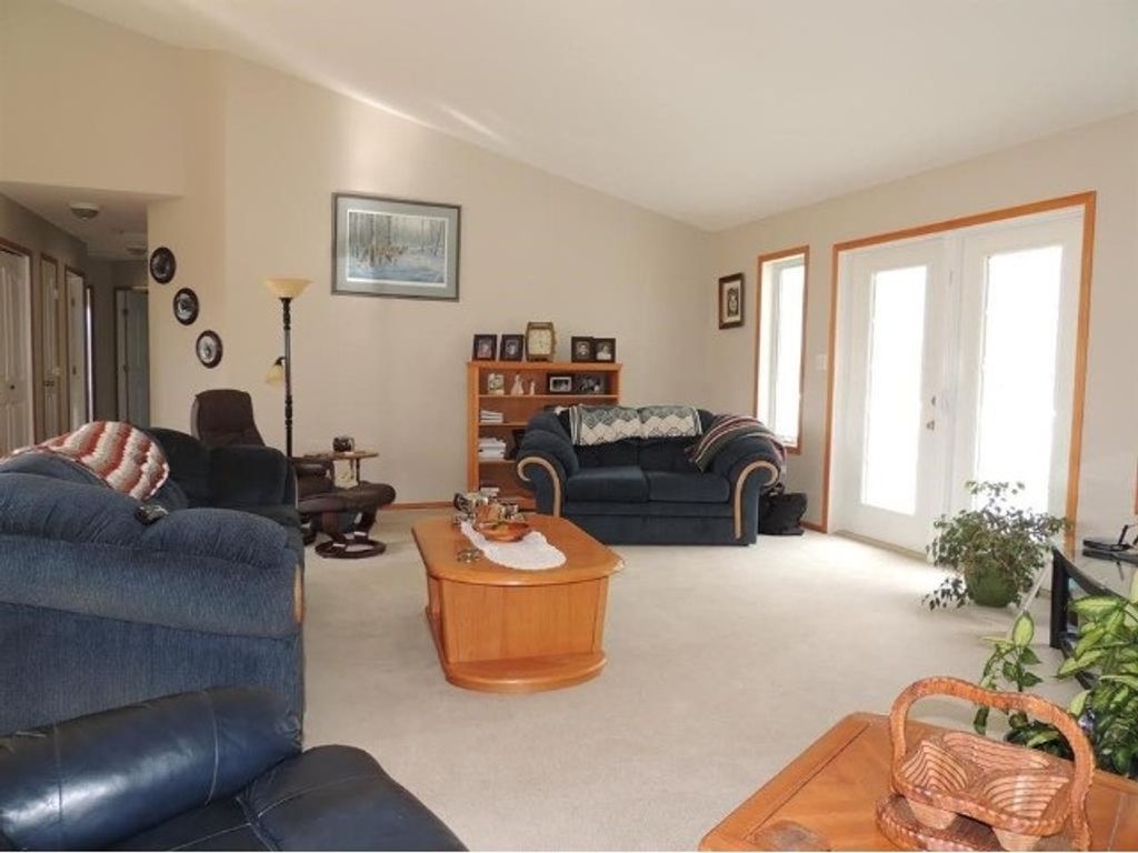 listing image 1101191693877862373